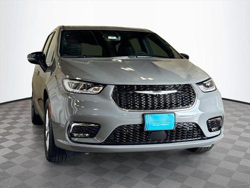 2025 Chrysler Pacifica L