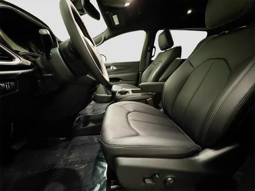 2025 Chrysler Pacifica L