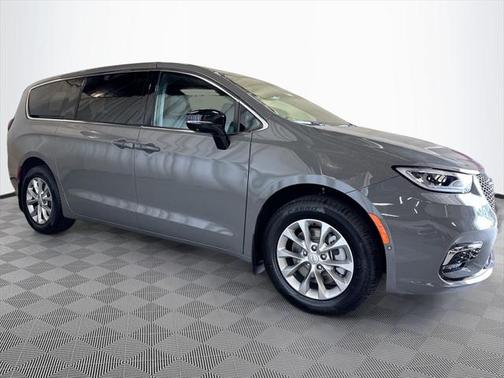 2025 Chrysler Pacifica L
