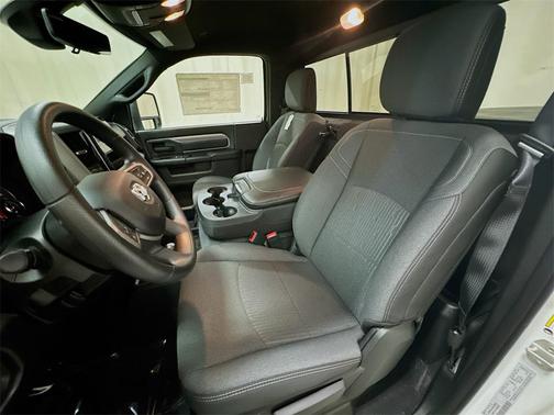 2024 RAM 2500 Tradesman Regular Cab 4x4 8' Box