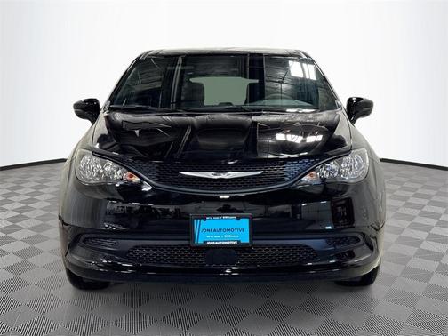 2026 Chrysler Voyager LX