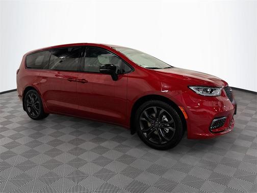 2026 Chrysler Pacifica L