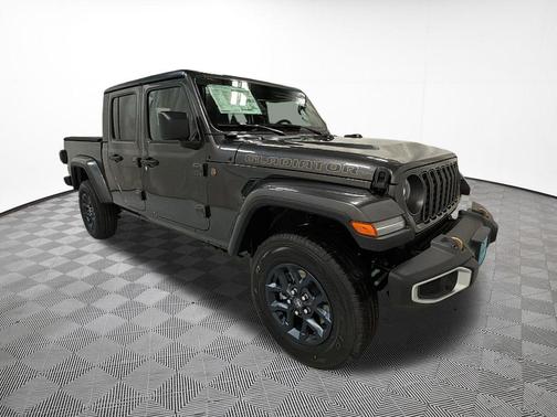 Granite Crystal Metallic Clearcoat 2026 Jeep Gladiator 85th Anniversary Edition