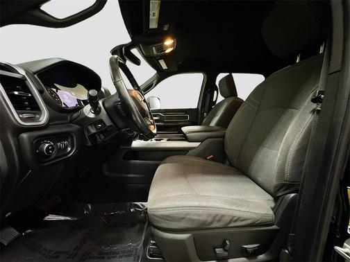 2019 RAM 2500 Big Horn Crew Cab 4x4 6'4' Box