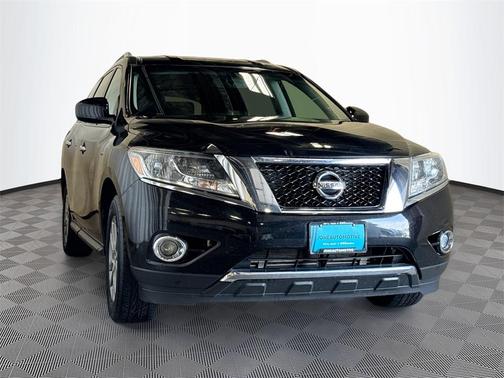 2016 Nissan Pathfinder SV