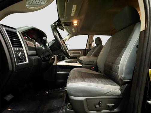 2018 RAM 2500 Big Horn Crew Cab 4x4 6'4' Box