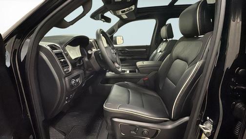 Diamond Black Crystal Pearlcoat 2026 RAM 1500 Limited