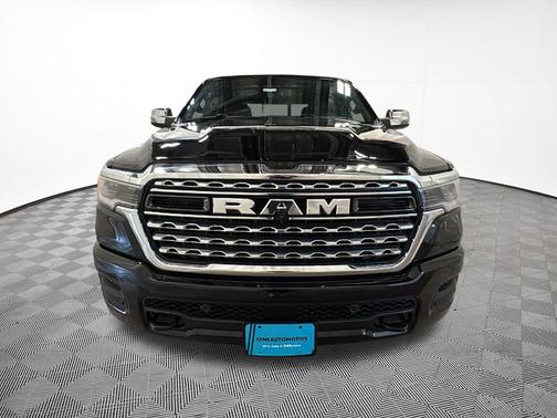 Diamond Black Crystal Pearlcoat 2026 RAM 1500 Limited