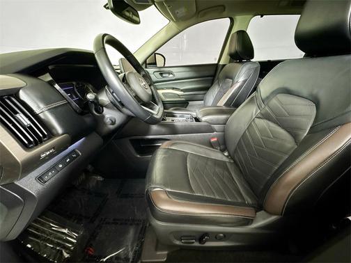 2022 Nissan Pathfinder Platinum 4WD