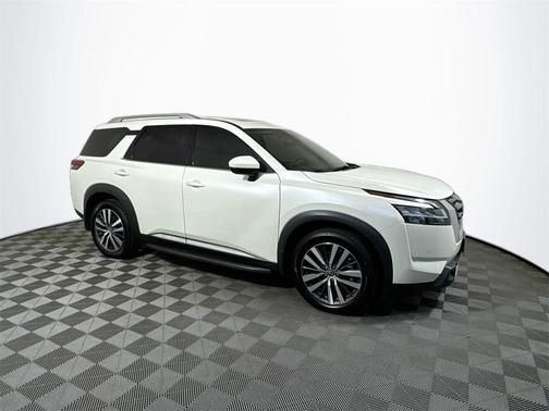 2022 Nissan Pathfinder Platinum 4WD