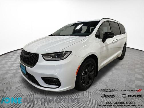 Bright White Clearcoat 2026 Chrysler Pacifica Limited