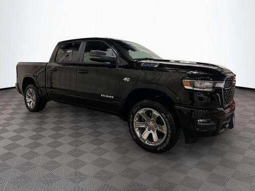 Diamond Black Crystal Pearlcoat 2026 RAM 1500 Big Horn/Lone Star