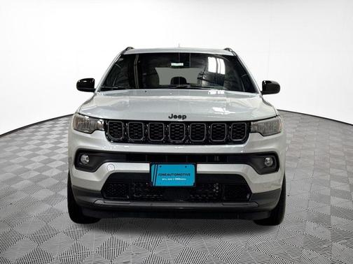 Silver Zynith Metallic Clearcoat 2026 Jeep Compass Latitude
