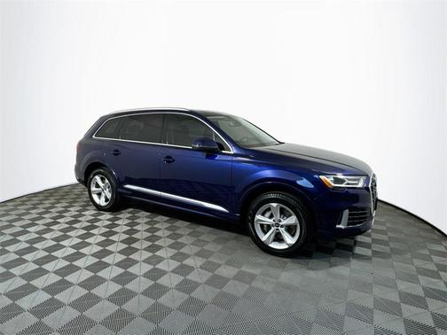 2022 Audi Q7 45 Premium