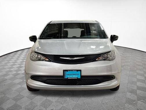 Silver Mist Clearcoat 2026 Chrysler Voyager LX
