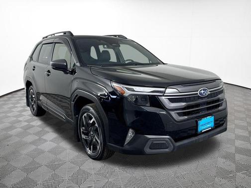 Crystal Black Silica 2025 Subaru Forester Limited
