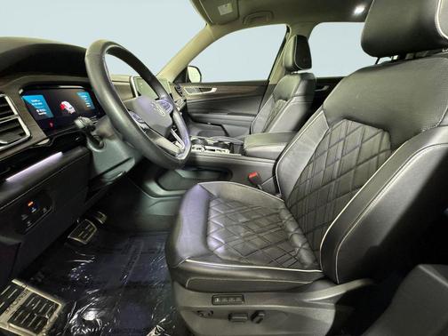 Deep Black 2024 Volkswagen Atlas 2.0T SEL Premium R-Line 4MOTION