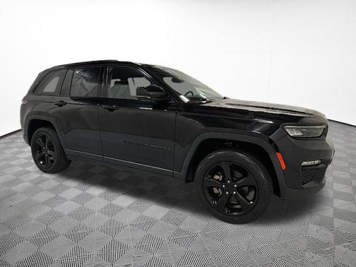 Diamond Black Crystal Pearlcoat 2023 Jeep Grand Cherokee Limited