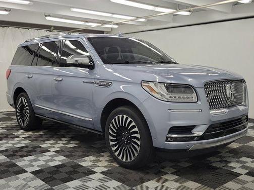 Crystal Blue 2018 Lincoln Navigator Black Label