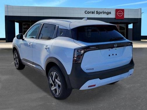 2025 Nissan Kicks SV