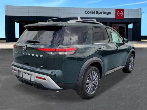 2025 Nissan Pathfinder SL
