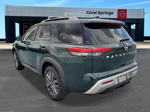 2025 Nissan Pathfinder SL