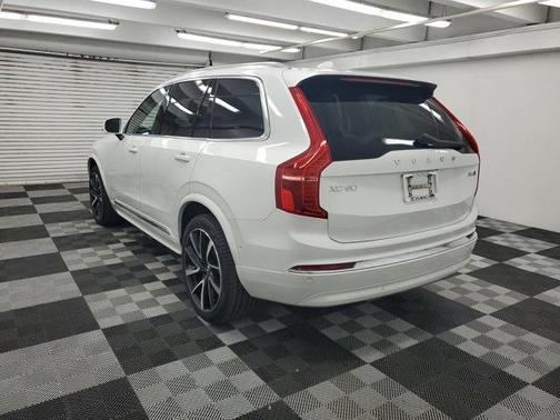 2024 Volvo XC90 B6 Ultimate Bright Theme 7-Seater