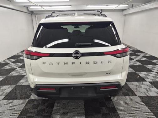 2023 Nissan Pathfinder SV