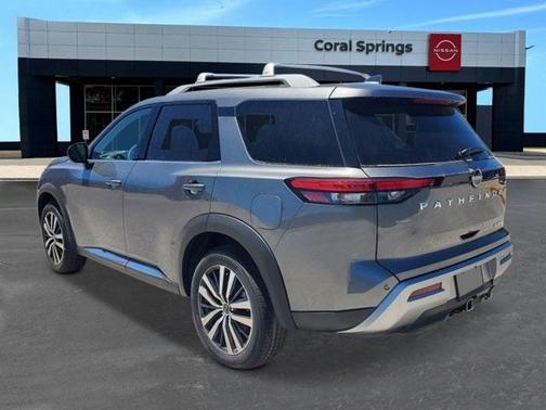 2025 Nissan Pathfinder Platinum