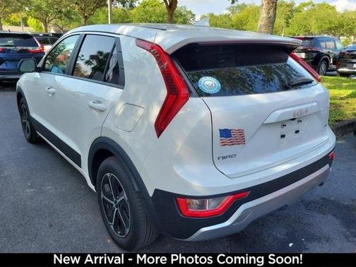 2023 Kia Niro LX
