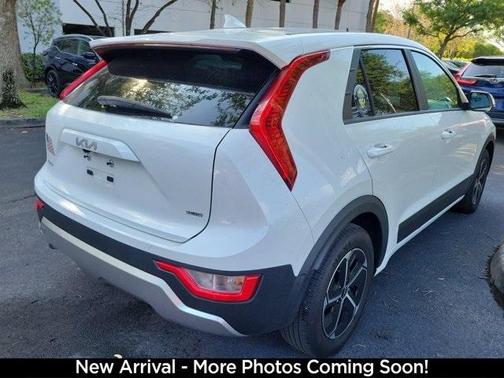 2023 Kia Niro LX