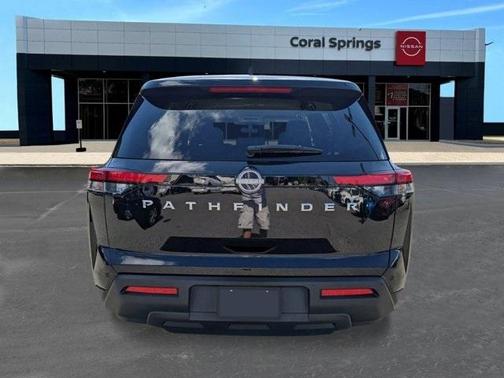 2025 Nissan Pathfinder S