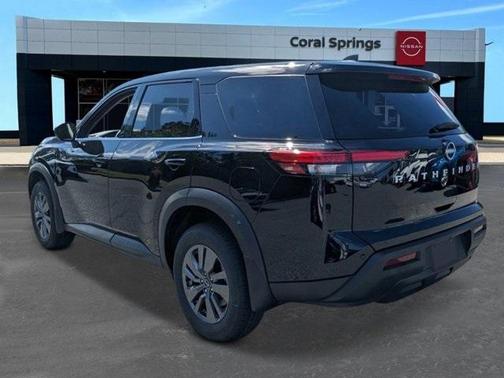 2025 Nissan Pathfinder S