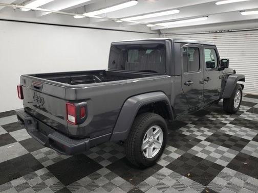 2023 Jeep Gladiator Sport