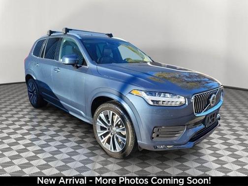 2022 Volvo XC90 T5 Momentum 7 Passenger