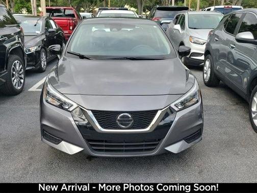2022 Nissan Versa 1.6 SR