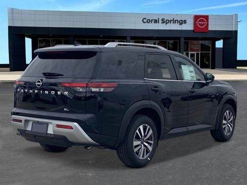 2025 Nissan Pathfinder SL