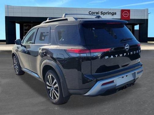 2025 Nissan Pathfinder Platinum