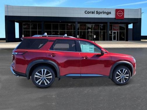 2025 Nissan Pathfinder Platinum