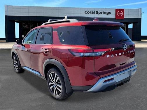 2025 Nissan Pathfinder Platinum