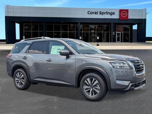 2025 Nissan Pathfinder SL