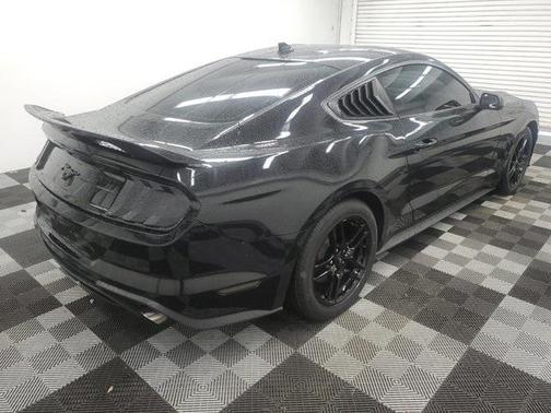 2022 Ford Mustang EcoBoost