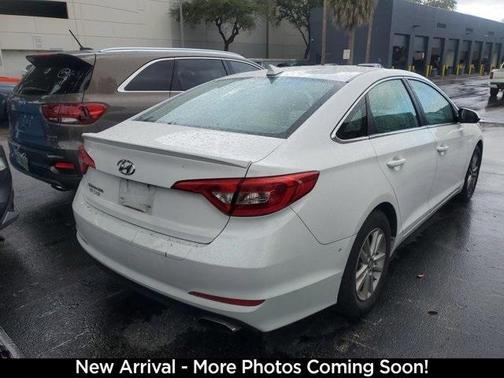 2017 Hyundai SONATA SE