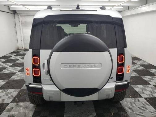 2020 Land Rover Defender 110 SE