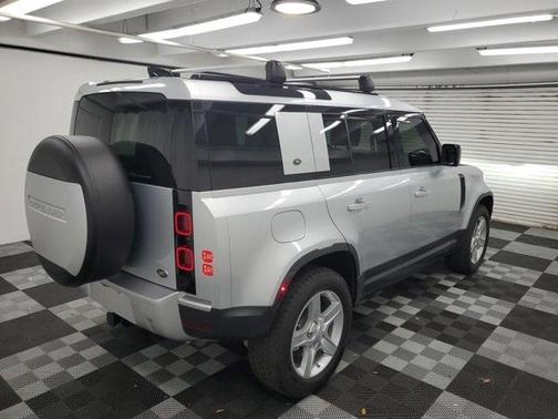 2020 Land Rover Defender 110 SE