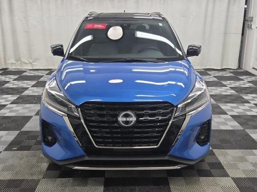 2022 Nissan Kicks SR
