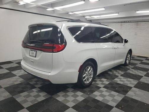 2022 Chrysler Pacifica Touring-L