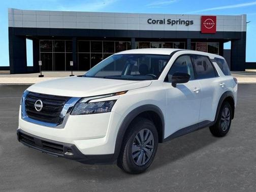 2025 Nissan Pathfinder S