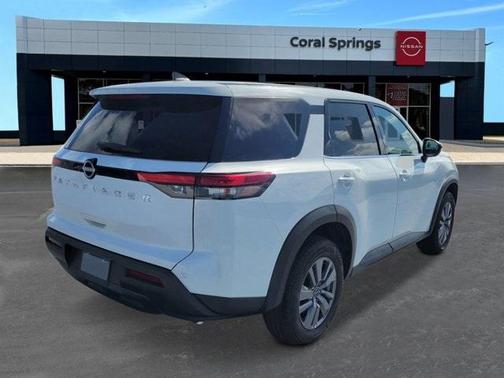 2025 Nissan Pathfinder S