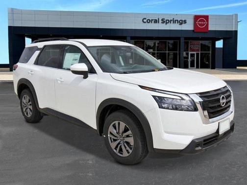 2025 Nissan Pathfinder SV